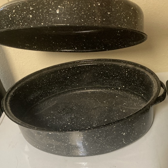 16 inch pot with lid and handles - Not Threshold brand - Picture 3 of 8